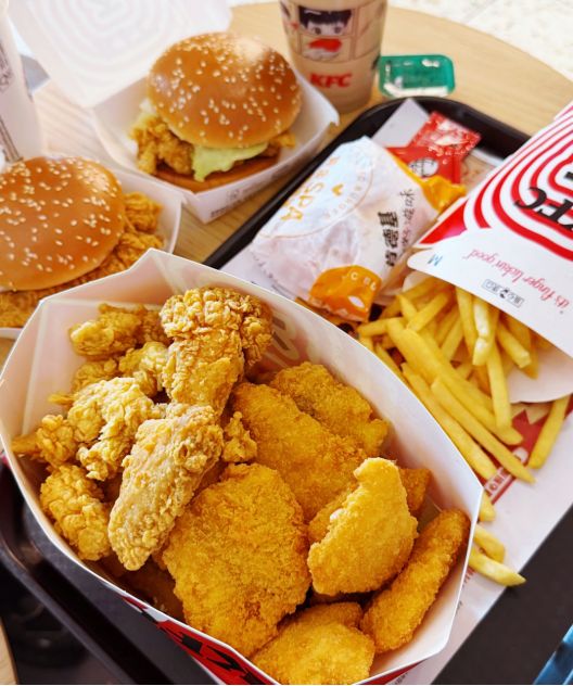 肯德基再涨价,餐饮集体告别“9块9时代”(4) 肯德基再涨价,餐饮集体告别“9块9时代”(4)